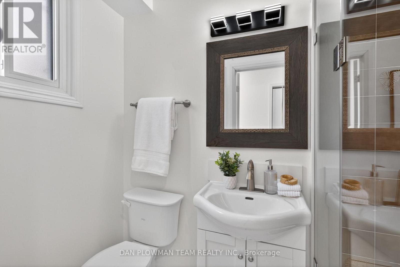 386 Grange Court, Oshawa, Ontario  L1G 7J1 - Photo 30 - E13095444