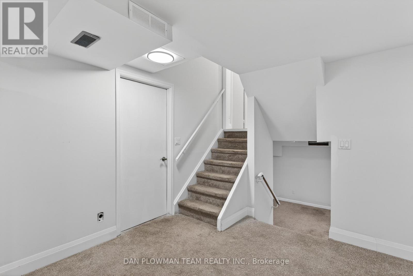386 Grange Court, Oshawa, Ontario  L1G 7J1 - Photo 32 - E13095444
