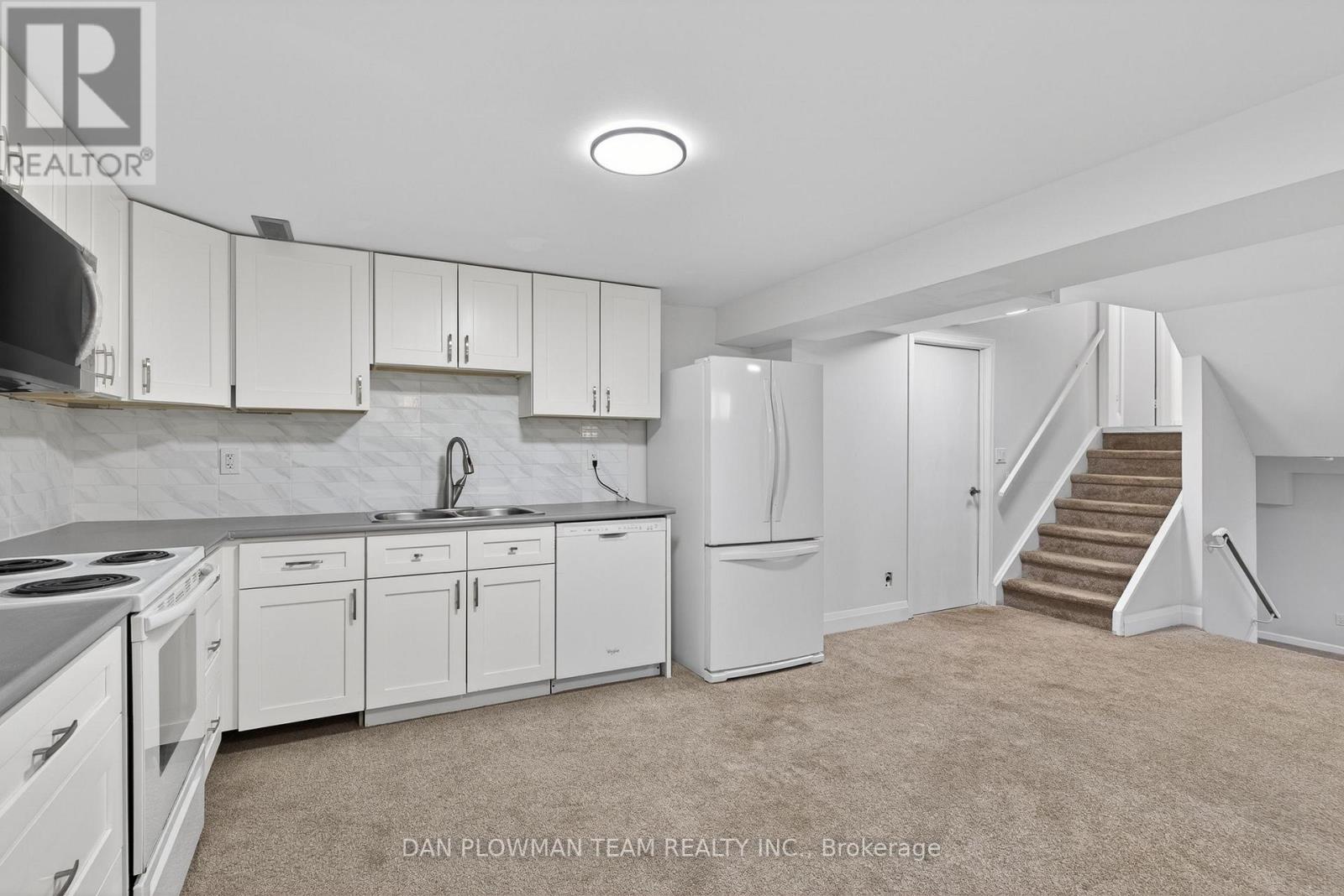 386 Grange Court, Oshawa, Ontario  L1G 7J1 - Photo 35 - E13095444
