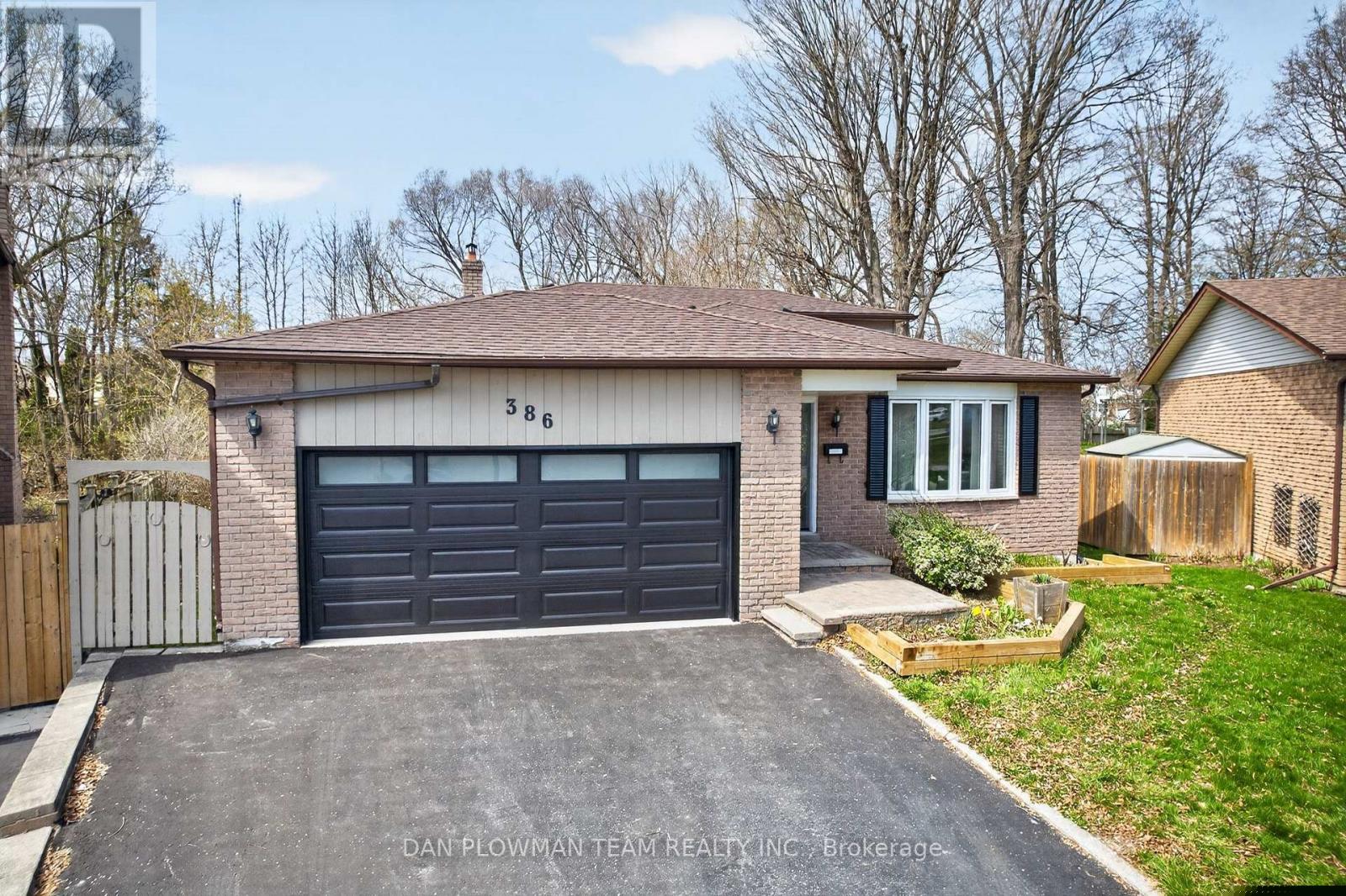 386 Grange Court, Oshawa, Ontario  L1G 7J1 - Photo 4 - E13095444