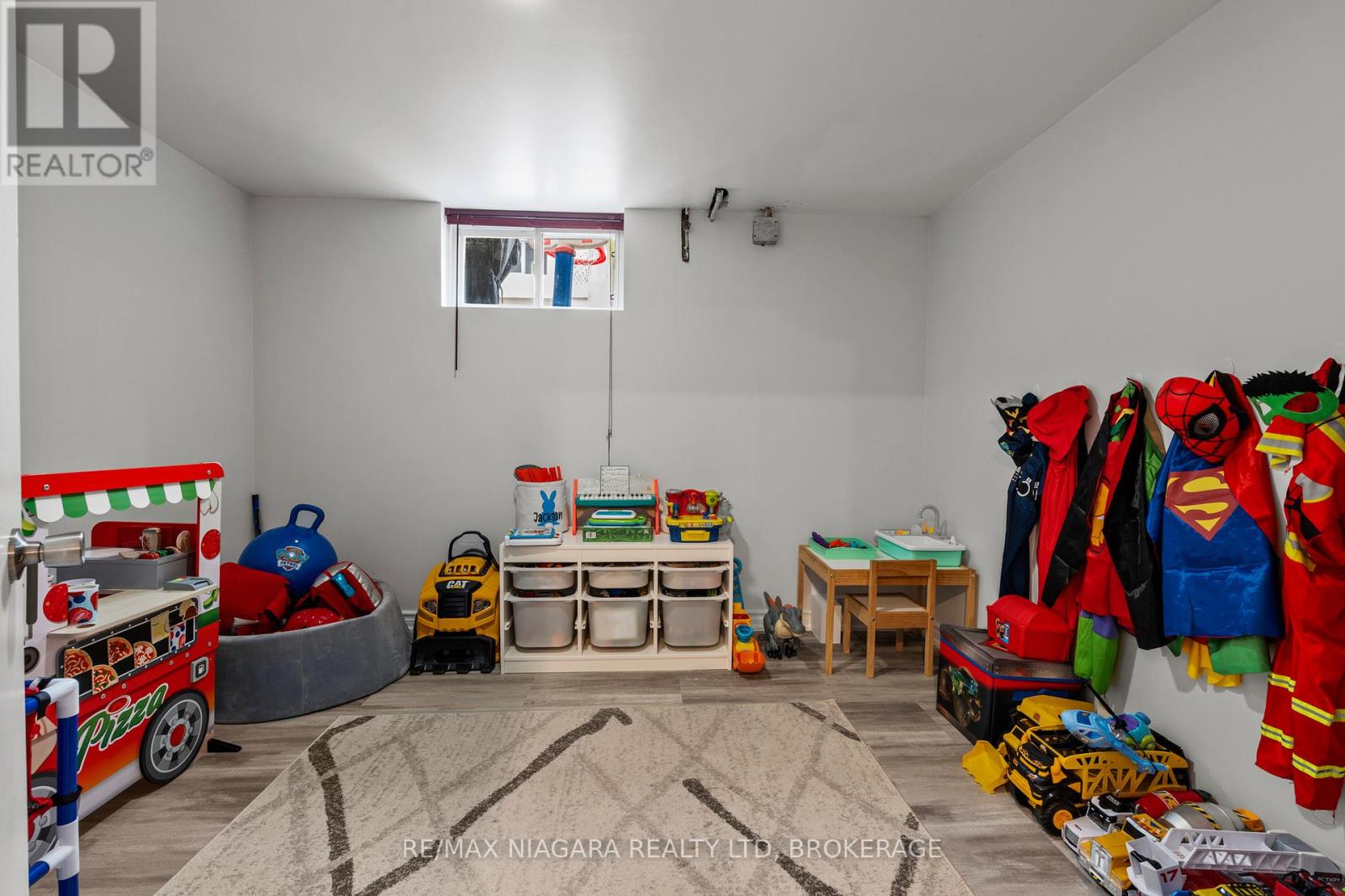 25 Bosnich Avenue, Welland, Ontario  L3C 2W6 - Photo 34 - X13095562