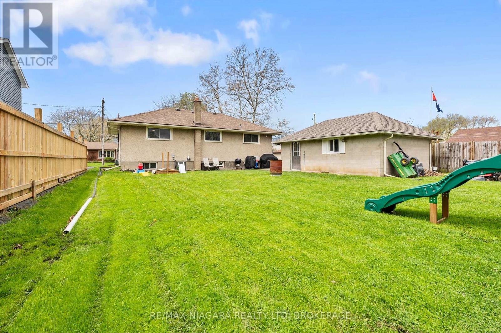 25 Bosnich Avenue, Welland, Ontario  L3C 2W6 - Photo 39 - X13095562