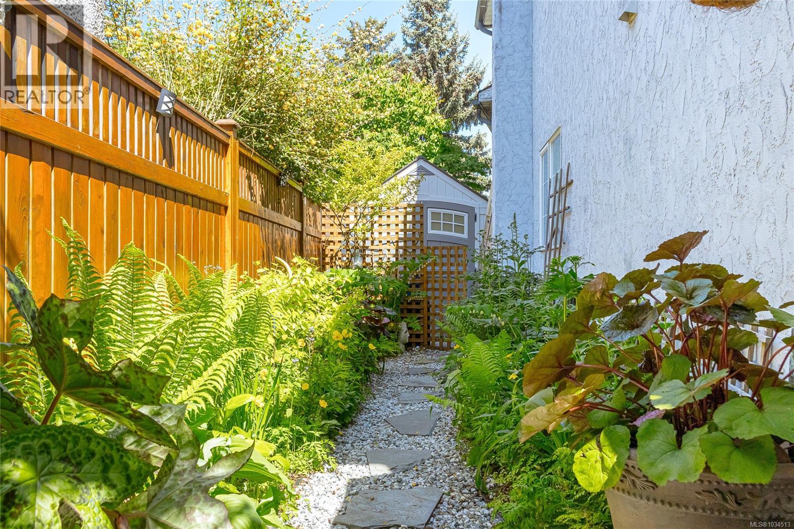 628 Bryden Crt, Esquimalt, British Columbia  V9A 4Y5 - Photo 45 - 1034513