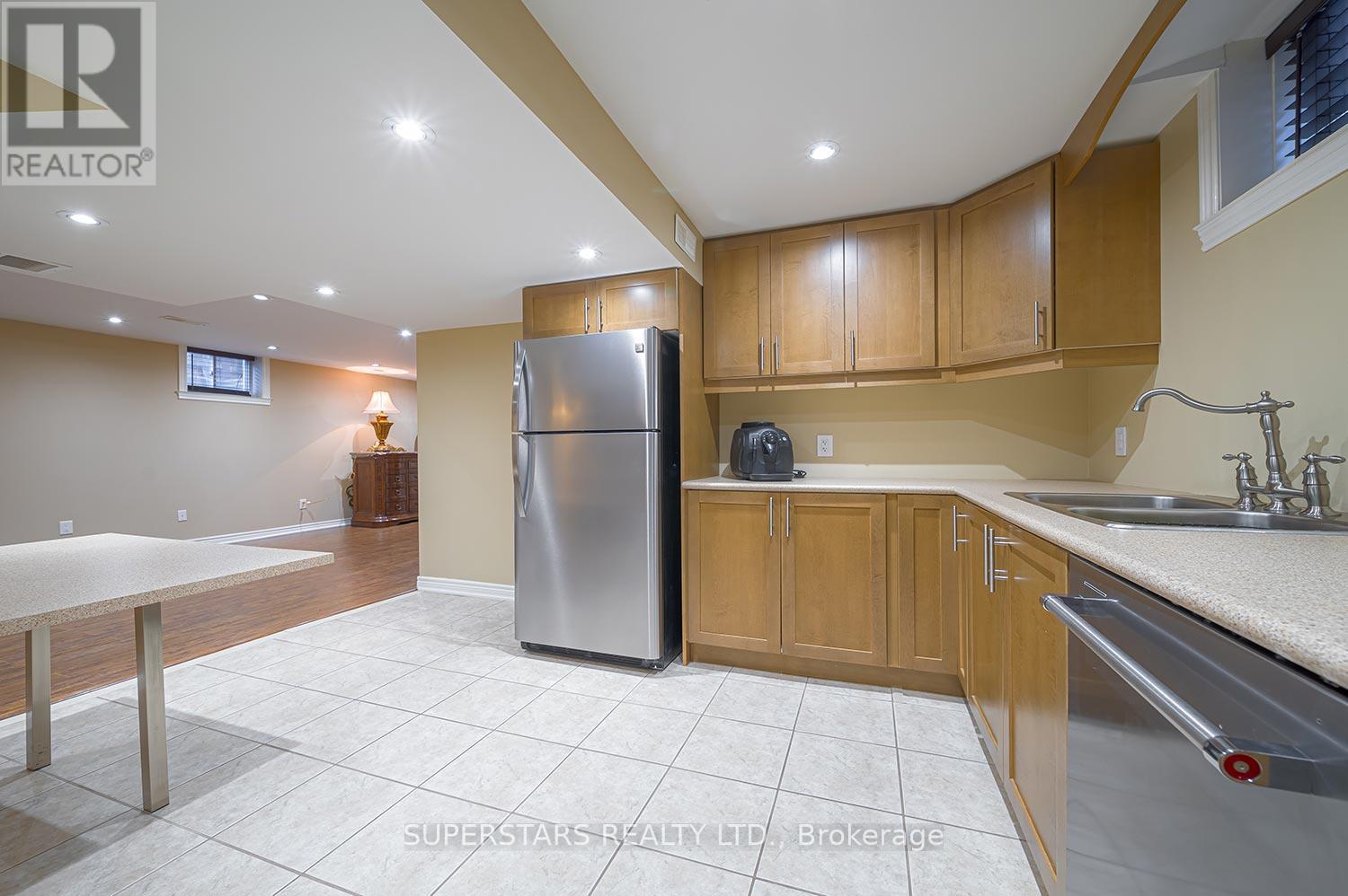 166 Worthington Avenue, Richmond Hill, Ontario  L4E 4N7 - Photo 33 - N13095436