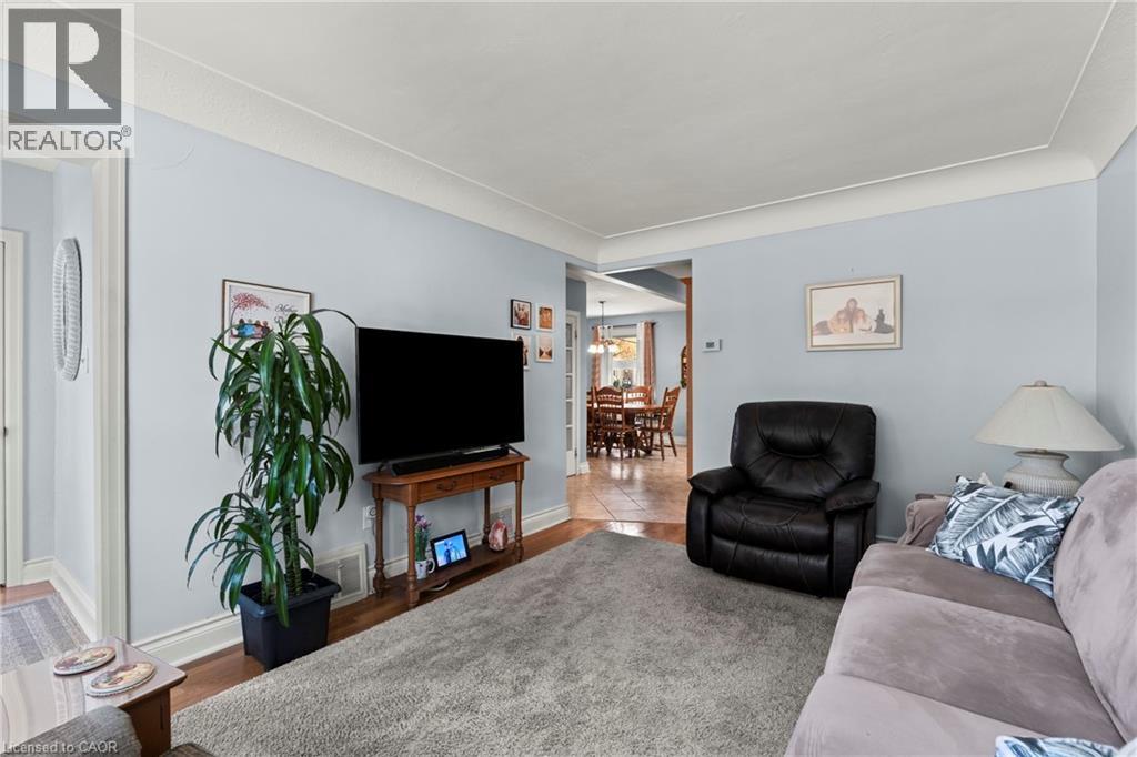 22 Dundonald Avenue, Hamilton, Ontario  L8K 4Z9 - Photo 8 - 40828041