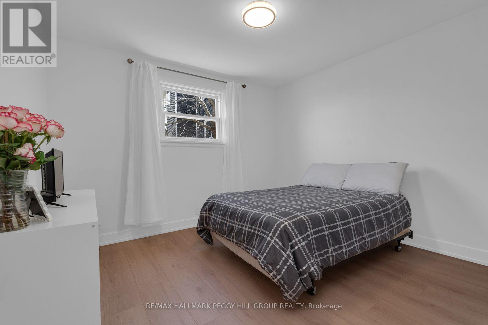 16 Murray Street, Barrie (Allandale Heights), Ontario  L4N 2X2 - Photo 9 - S13095388