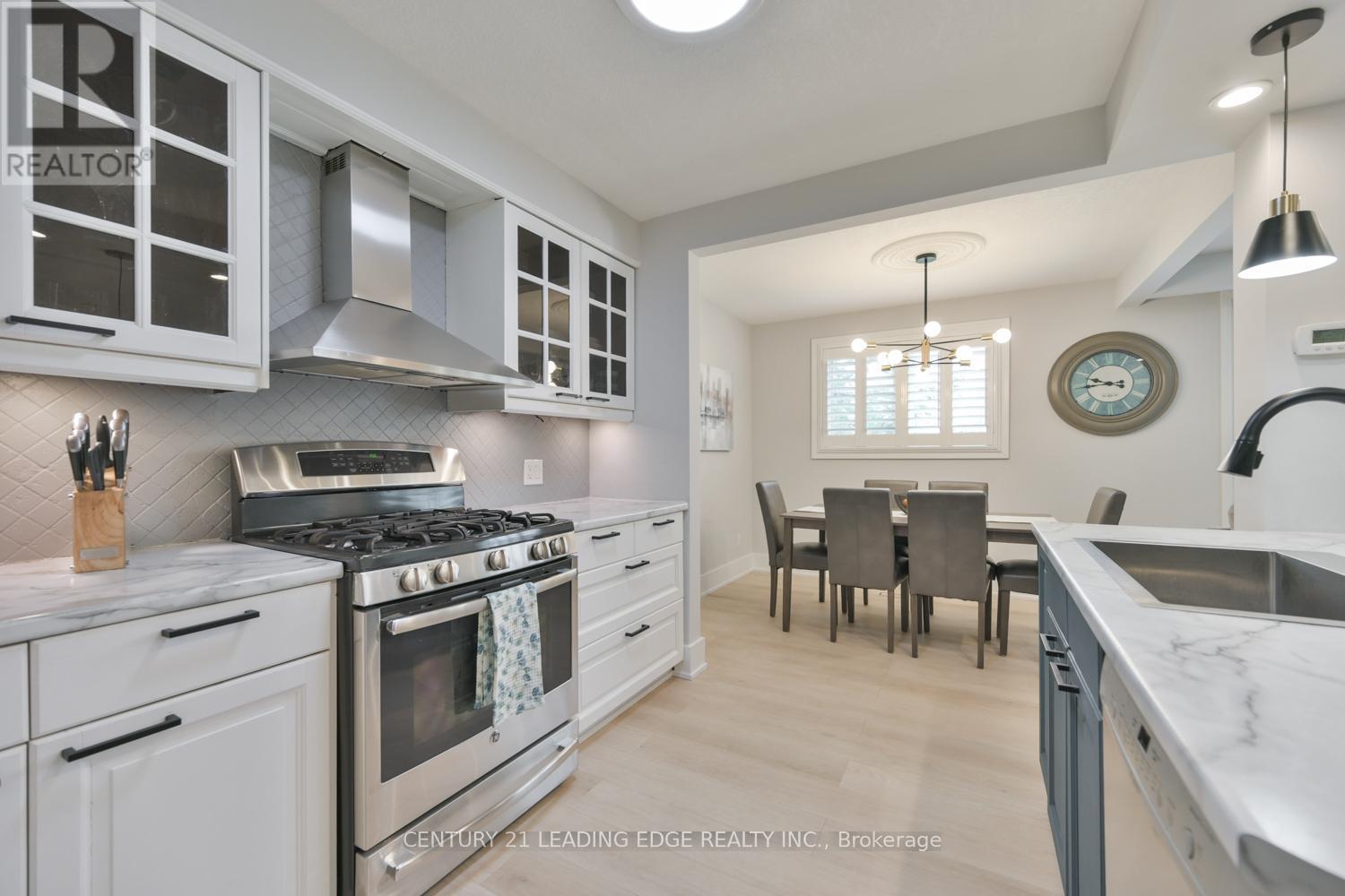 207 Yeates Avenue, Barrie (Painswick North), Ontario  L4N 4C5 - Photo 12 - S13095402