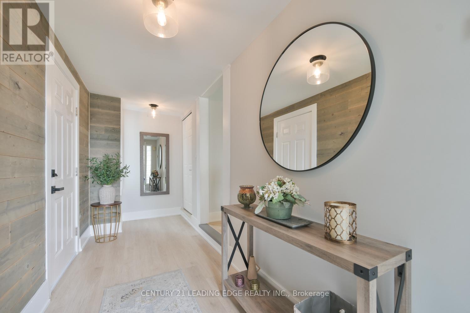 207 Yeates Avenue, Barrie (Painswick North), Ontario  L4N 4C5 - Photo 5 - S13095402