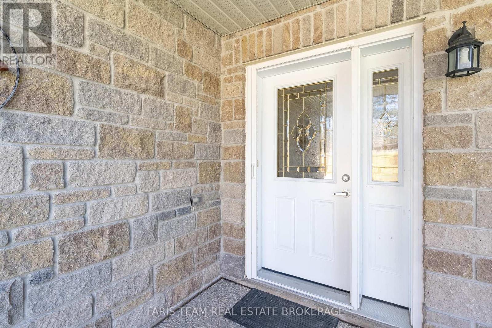 189 Greenway Drive, Wasaga Beach, Ontario  L9Z 0E6 - Photo 4 - S13095494