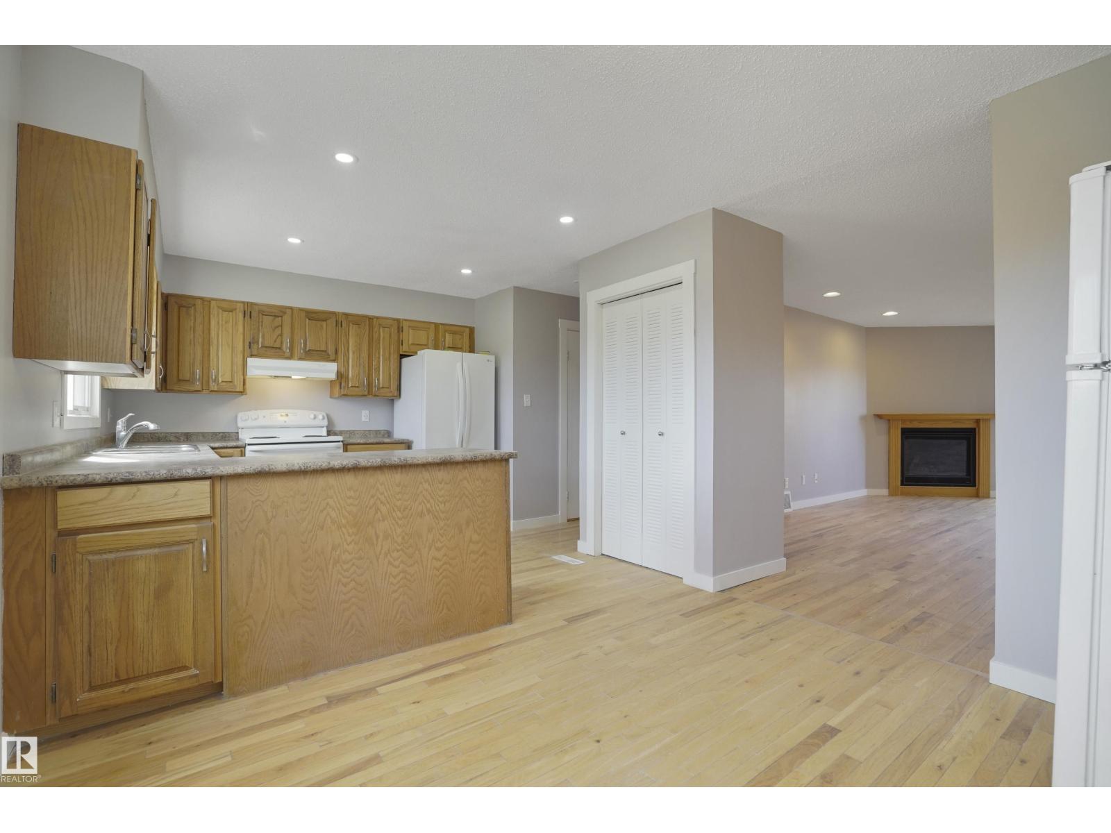 10612 158 Av Nw, Edmonton, Alberta  T5X 4H5 - Photo 13 - E4486183