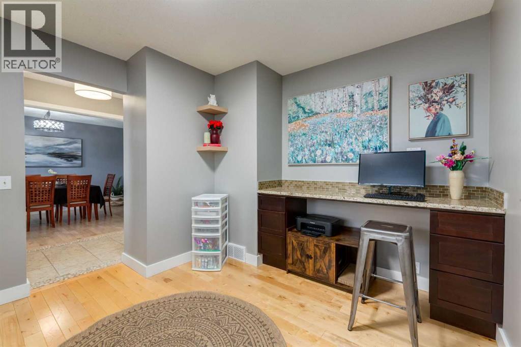 16 Prestwick Road SE, Calgary, Alberta  T2Z 3M2 - Photo 5 - A2306948