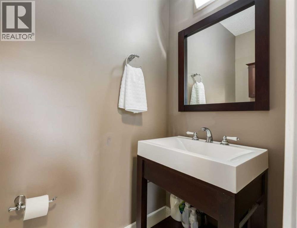 16 Prestwick Road SE, Calgary, Alberta  T2Z 3M2 - Photo 12 - A2306948