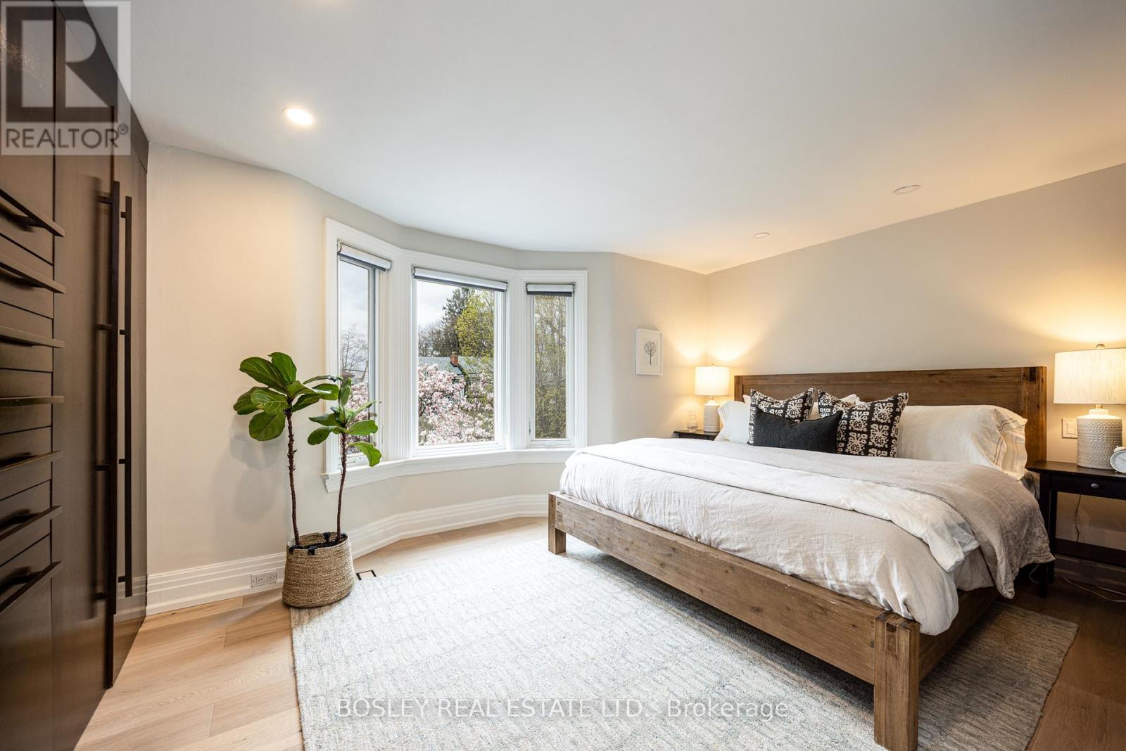 597 Durie Street, Toronto, Ontario  M6S 3H2 - Photo 18 - W13095406