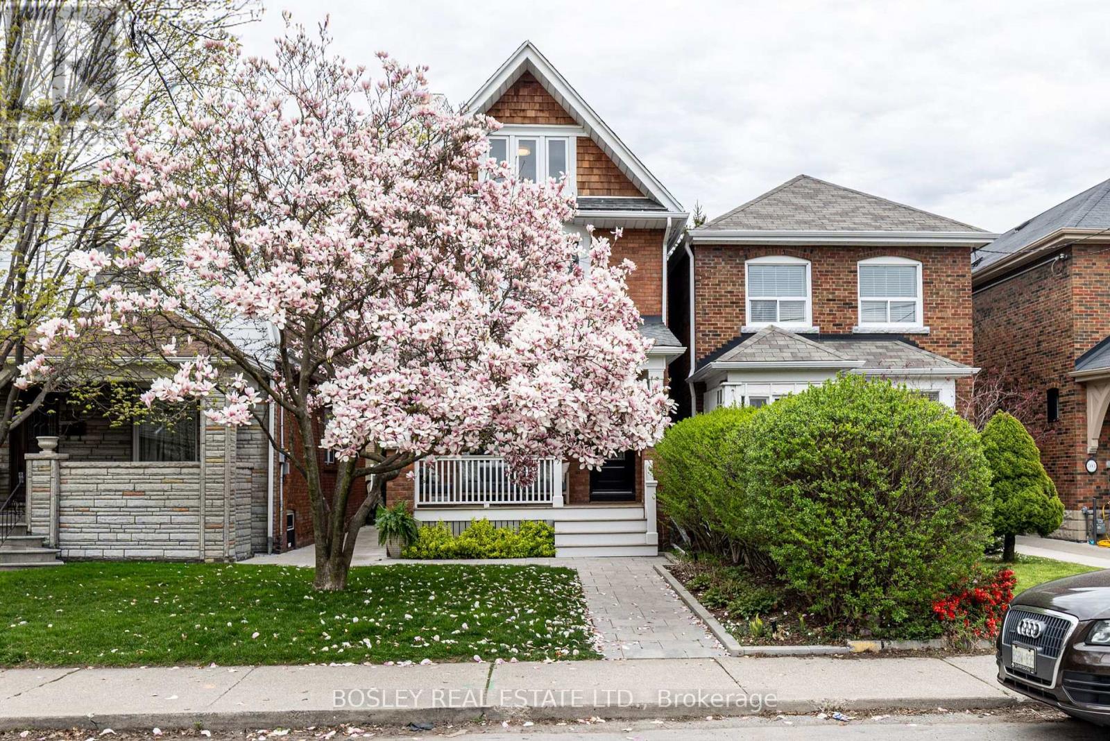 597 Durie Street, Toronto, Ontario  M6S 3H2 - Photo 2 - W13095406