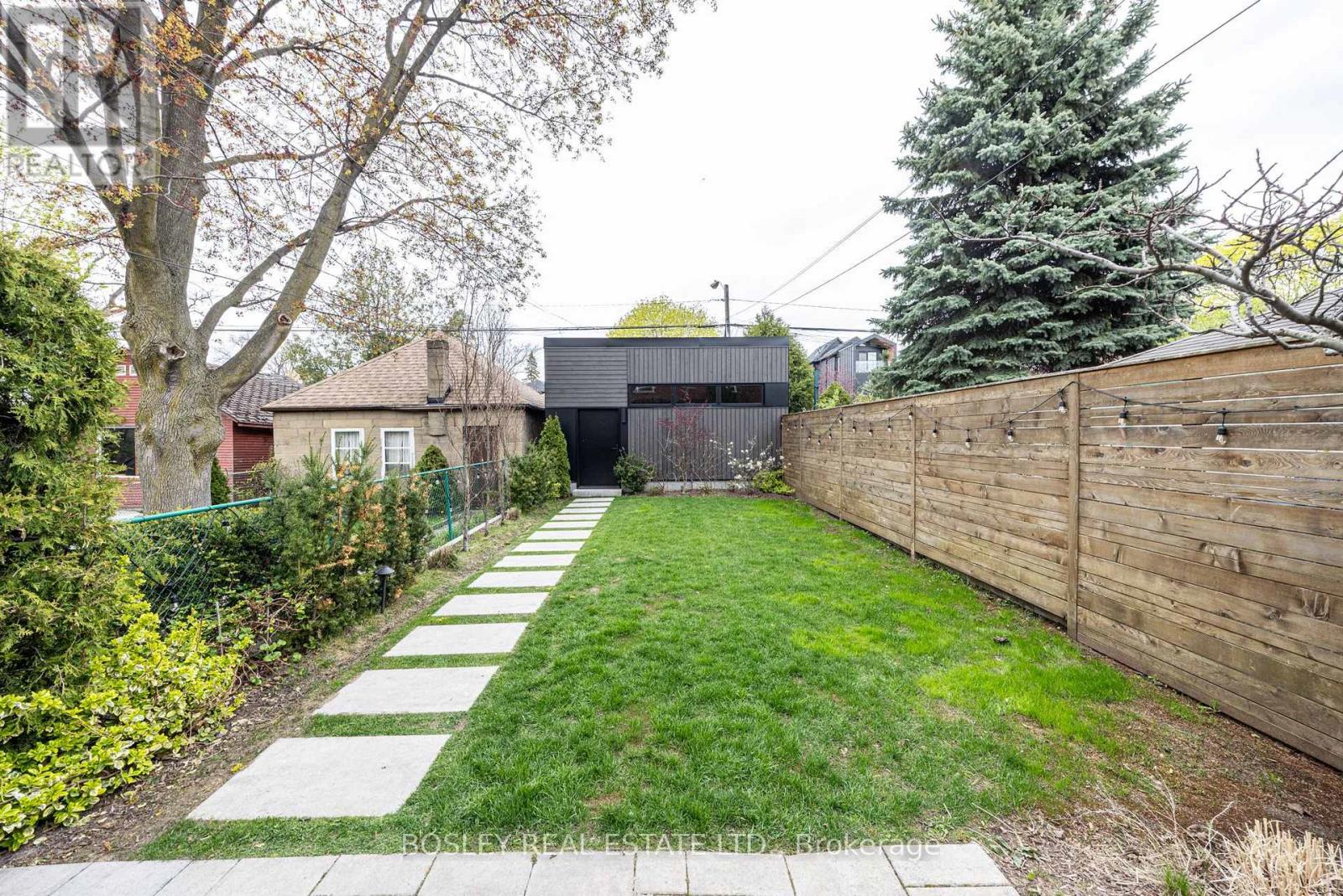 597 Durie Street, Toronto, Ontario  M6S 3H2 - Photo 36 - W13095406