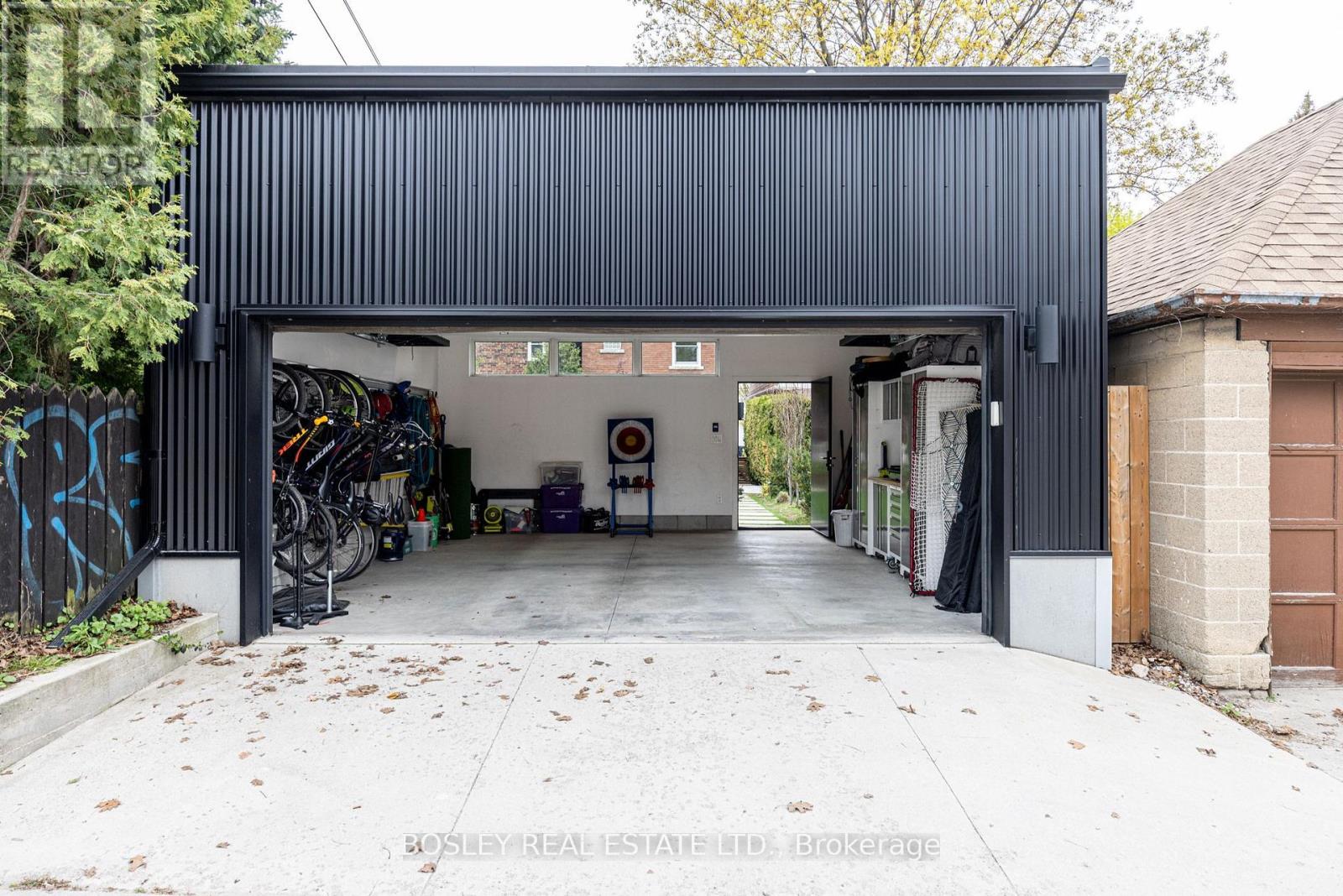 597 Durie Street, Toronto, Ontario  M6S 3H2 - Photo 37 - W13095406