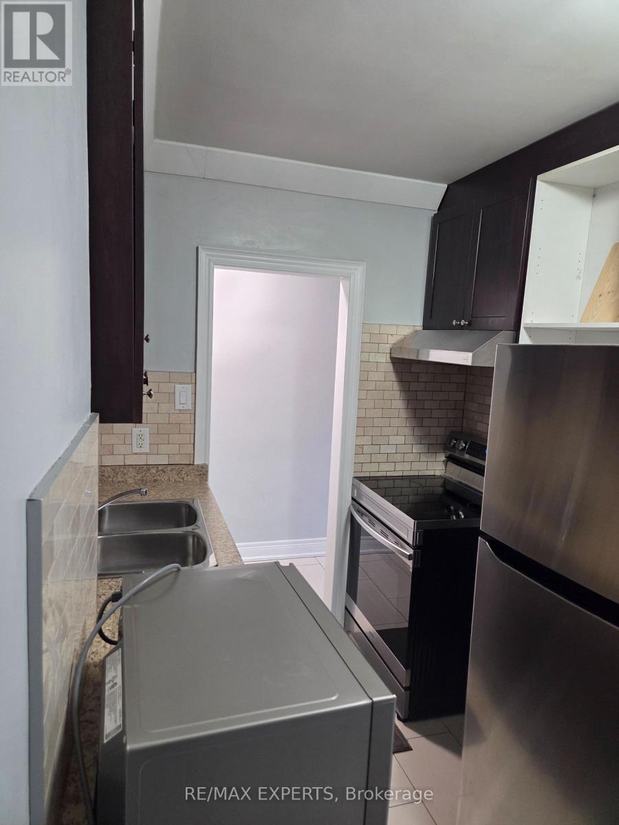 1 - 21 Scarlett Road, Toronto, Ontario  M6N 4J5 - Photo 2 - W13095424