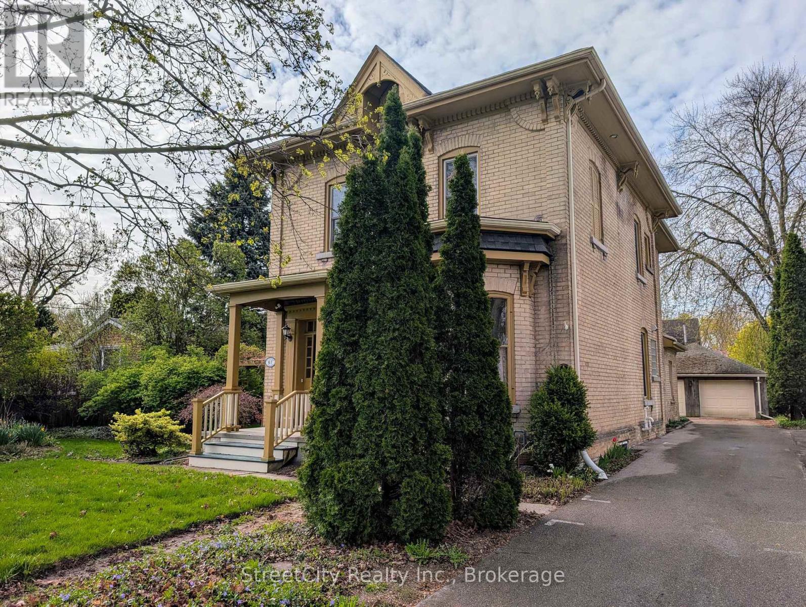 67 Douro Street, Stratford, Ontario  N5A 3R2 - Photo 3 - X12860956