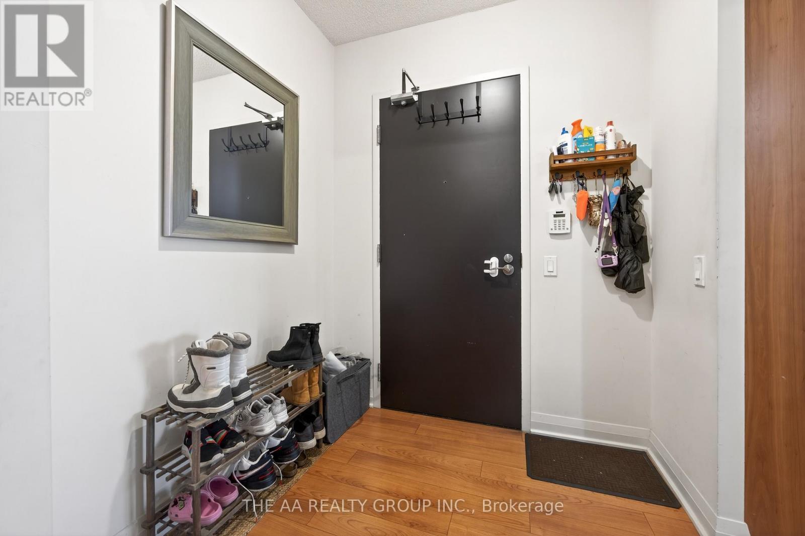2111 - 5 Valhalla Inn Road, Toronto, Ontario  M9B 0B1 - Photo 2 - W13095430