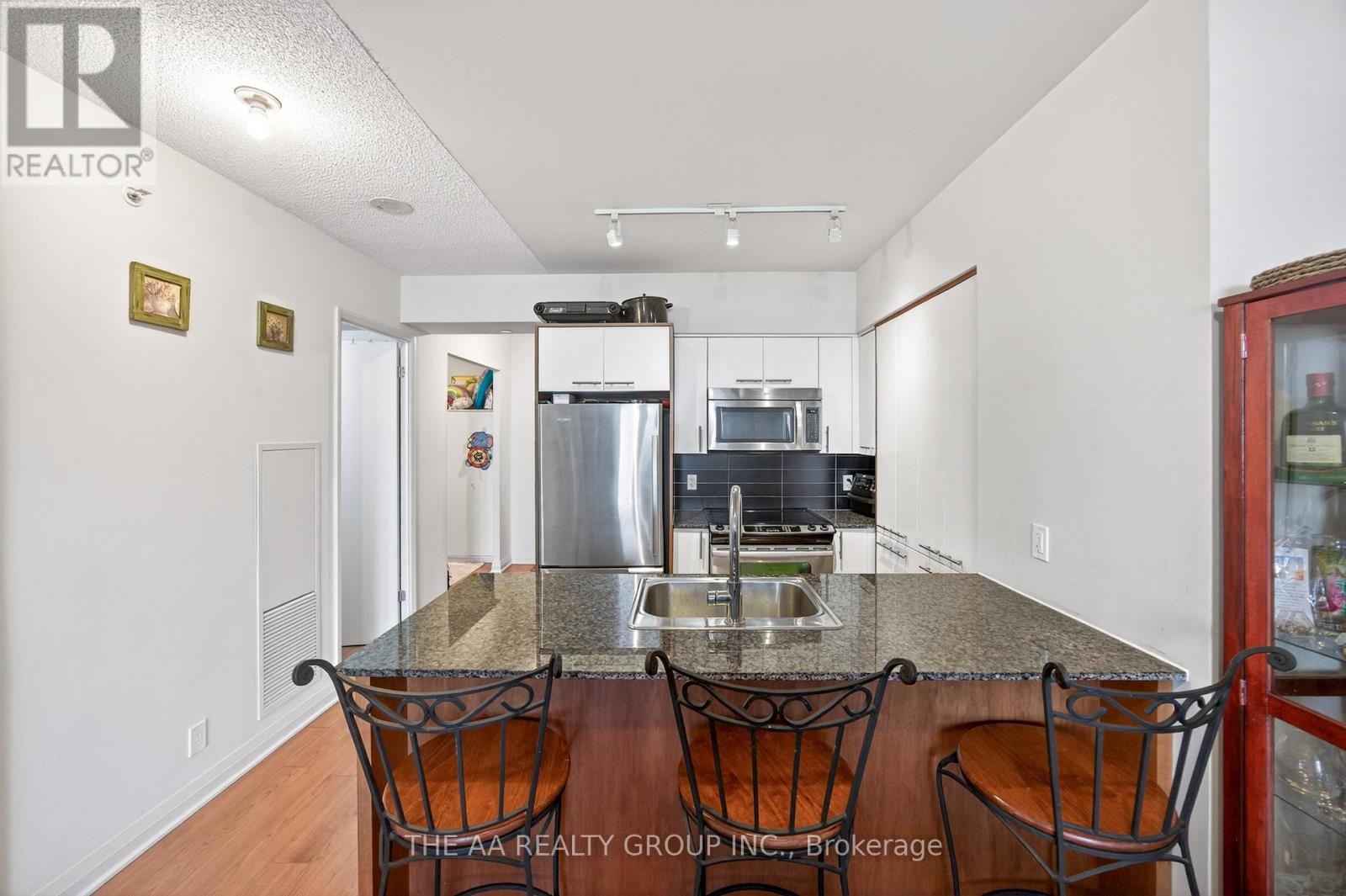 2111 - 5 Valhalla Inn Road, Toronto, Ontario  M9B 0B1 - Photo 7 - W13095430