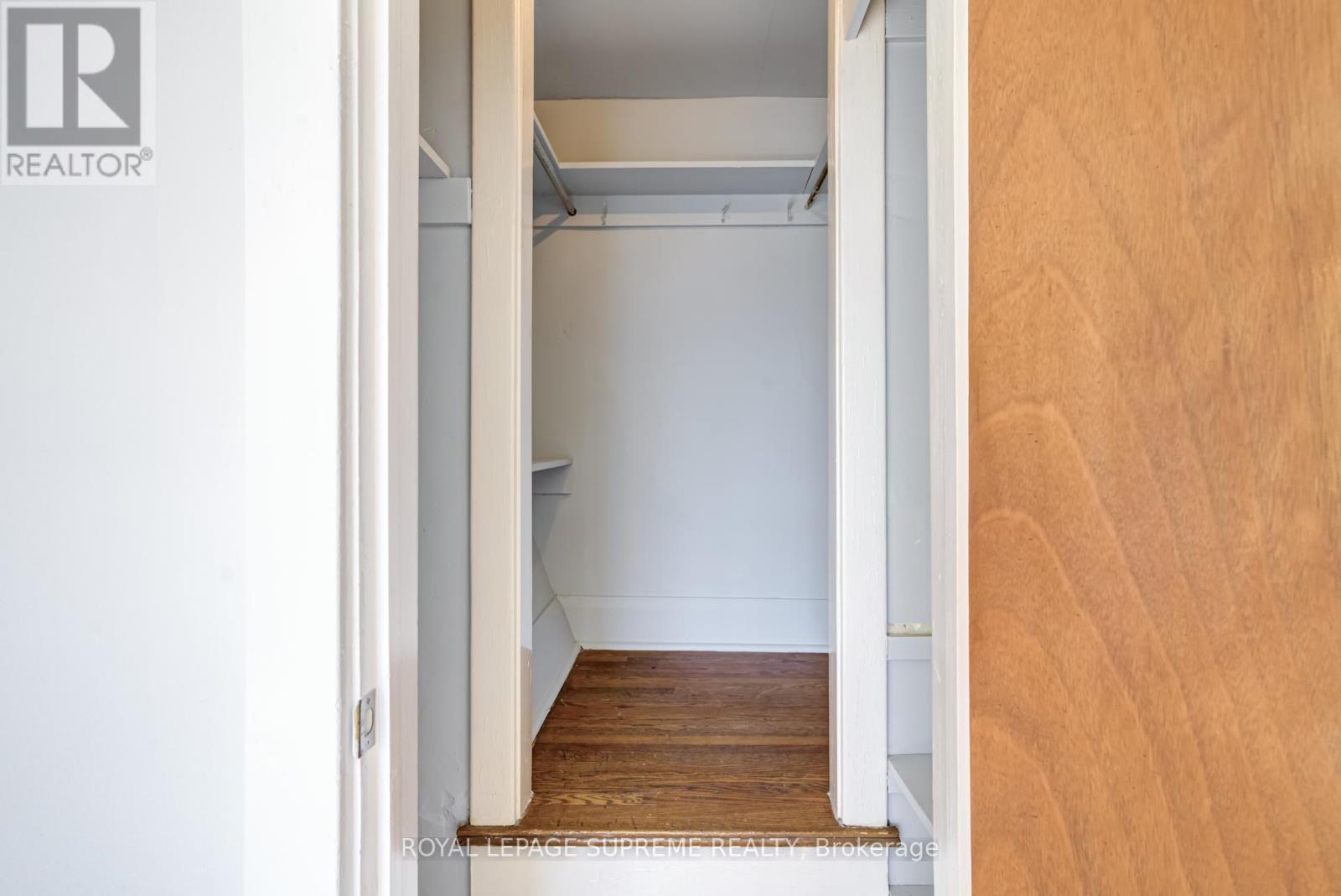 Upper - 160 Shanly Street, Toronto, Ontario  M6H 1S9 - Photo 10 - W13095448