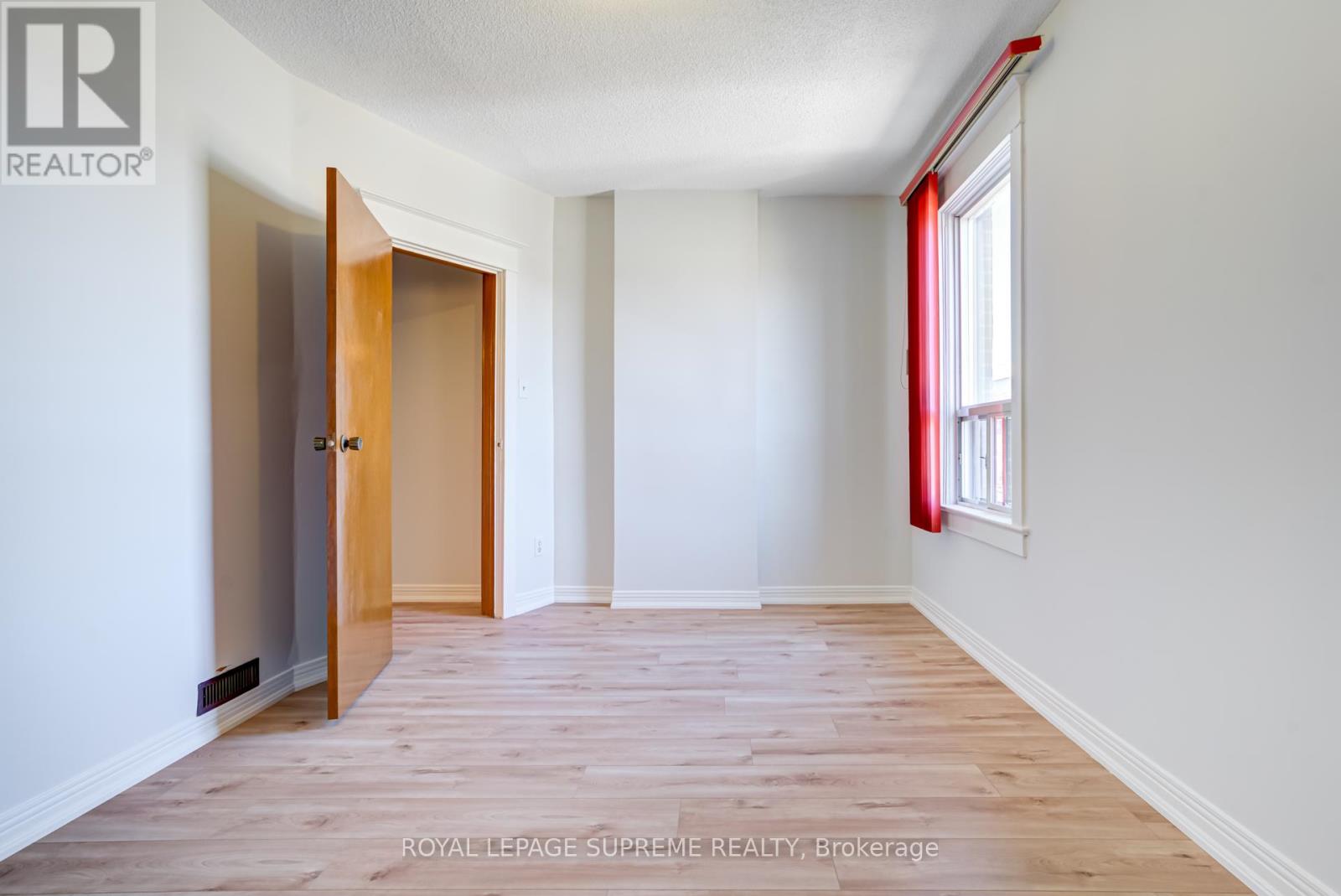 Upper - 160 Shanly Street, Toronto, Ontario  M6H 1S9 - Photo 18 - W13095448