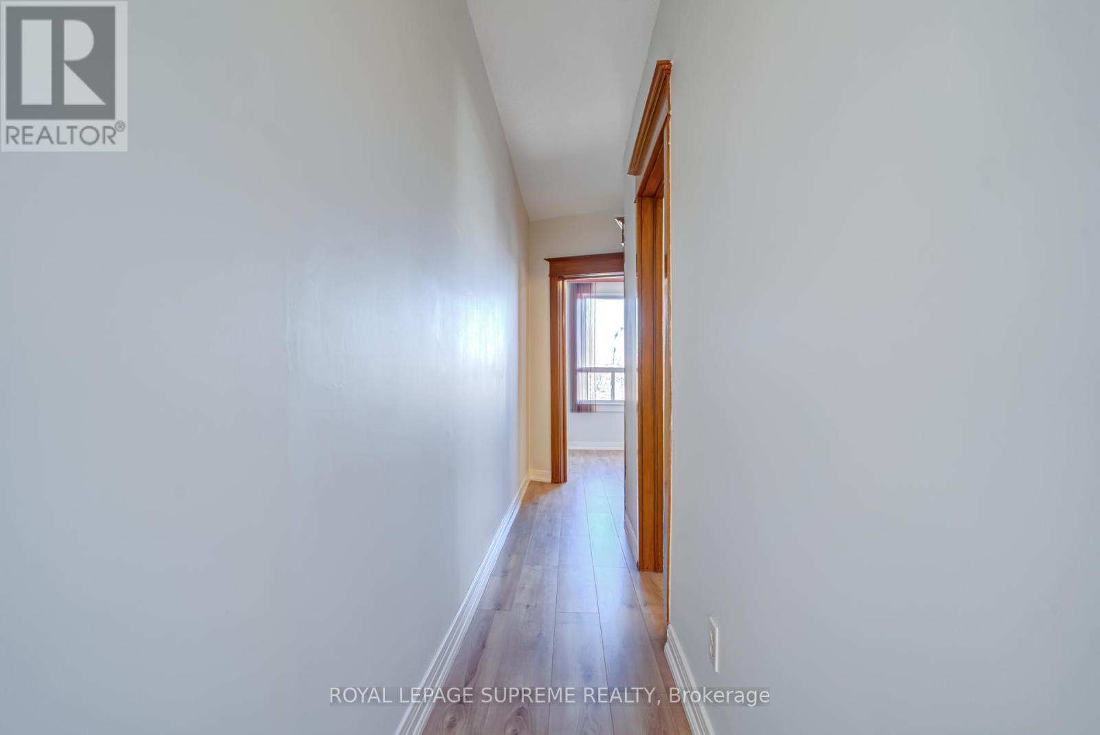 Upper - 160 Shanly Street, Toronto, Ontario  M6H 1S9 - Photo 5 - W13095448