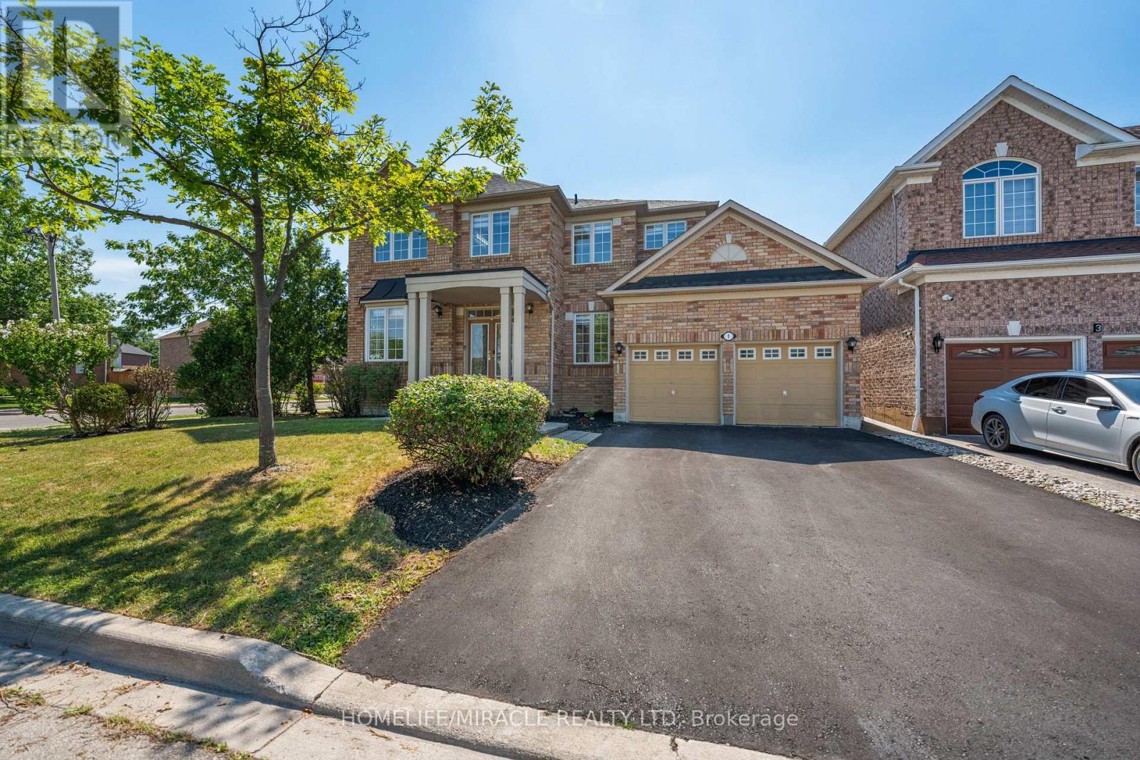 1 Vision Way, Brampton, Ontario  L6P 1H7 - Photo 1 - W13095508