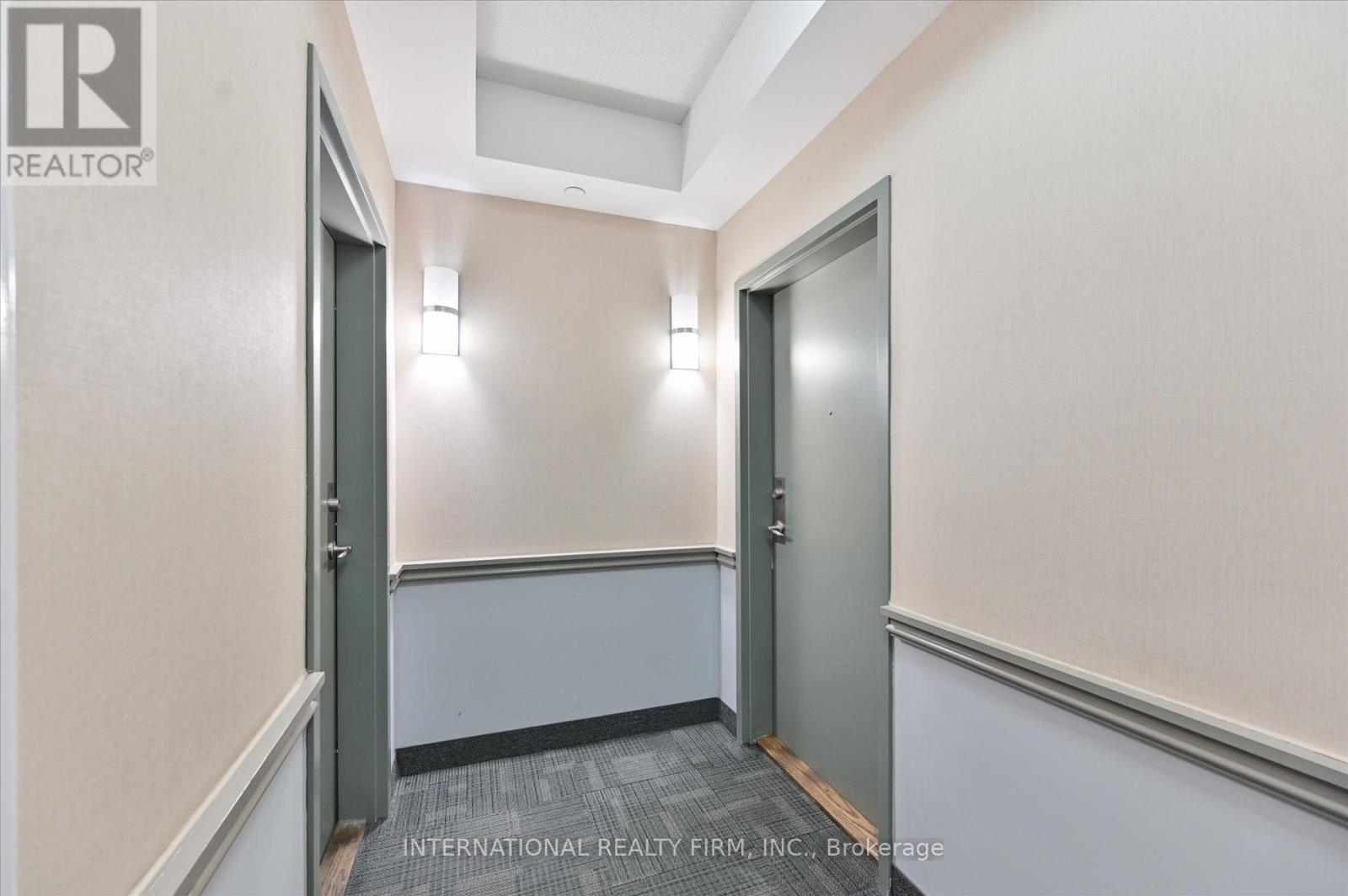 111 - 3075 Thomas Street, Mississauga, Ontario  L5M 0M4 - Photo 2 - W13095582