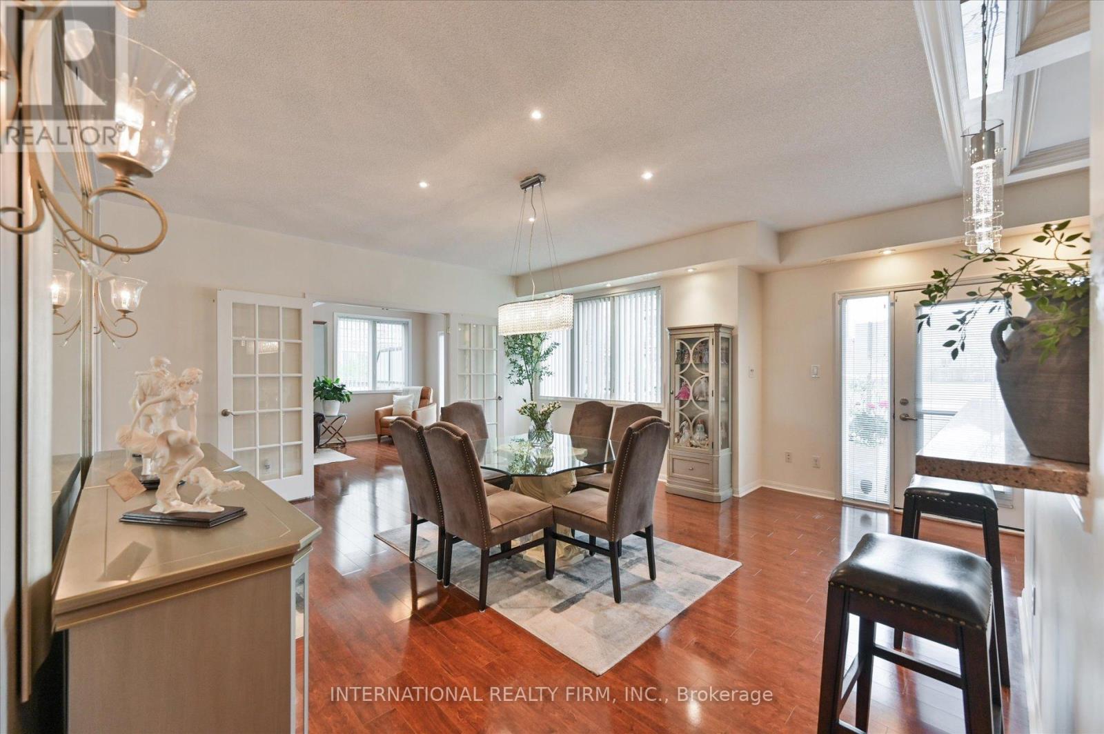 111 - 3075 Thomas Street, Mississauga, Ontario  L5M 0M4 - Photo 4 - W13095582