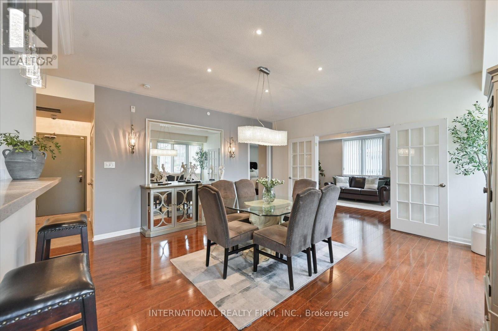 111 - 3075 Thomas Street, Mississauga, Ontario  L5M 0M4 - Photo 5 - W13095582