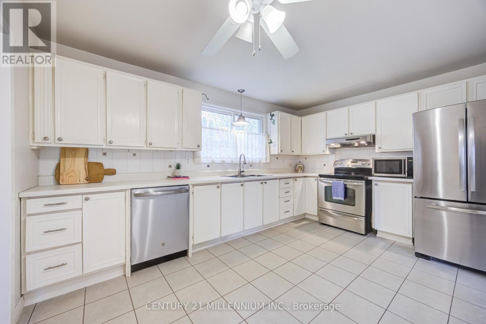 39 Greystone Crescent, Brampton, Ontario  L6Y 2B2 - Photo 8 - W13095614