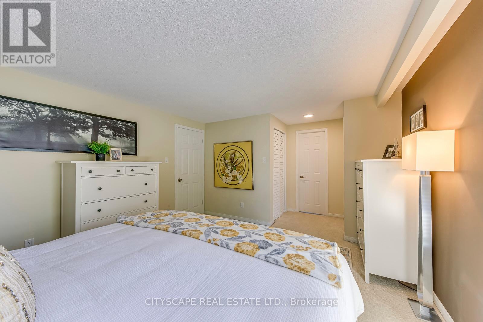 3272 Kings Masting Crescent, Mississauga, Ontario  L5L 1G6 - Photo 13 - W13095622