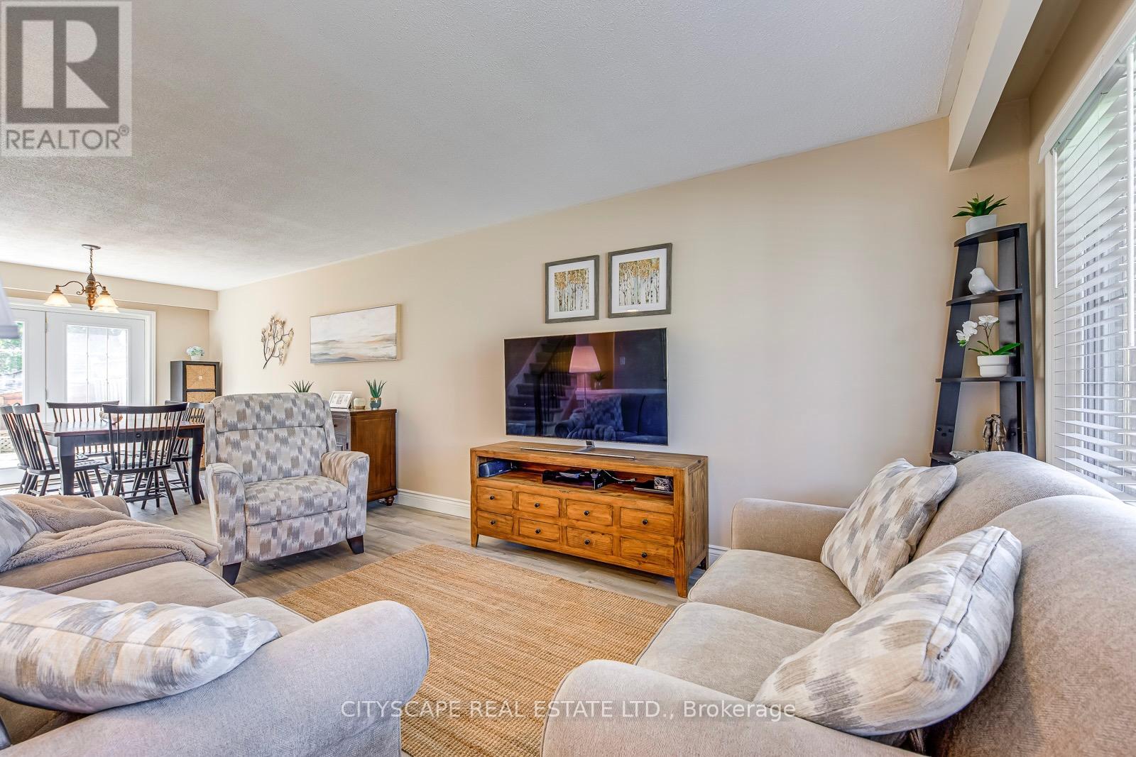 3272 Kings Masting Crescent, Mississauga, Ontario  L5L 1G6 - Photo 4 - W13095622