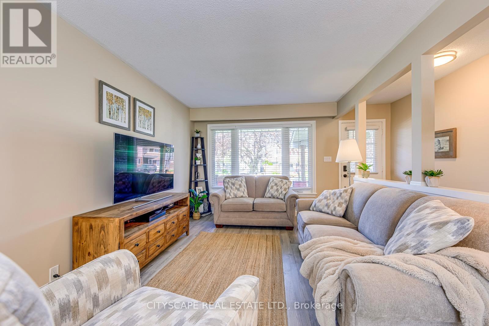 3272 Kings Masting Crescent, Mississauga, Ontario  L5L 1G6 - Photo 5 - W13095622