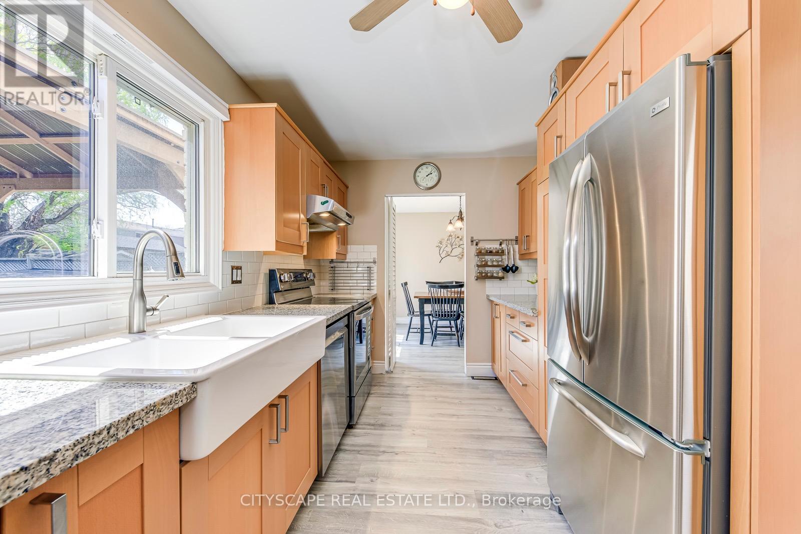 3272 Kings Masting Crescent, Mississauga, Ontario  L5L 1G6 - Photo 8 - W13095622