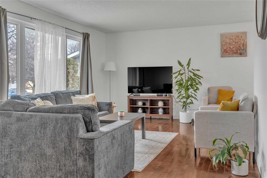 130 Reay Crescent, Winnipeg, Manitoba  R2K 3R1 - Photo 8 - 202609544