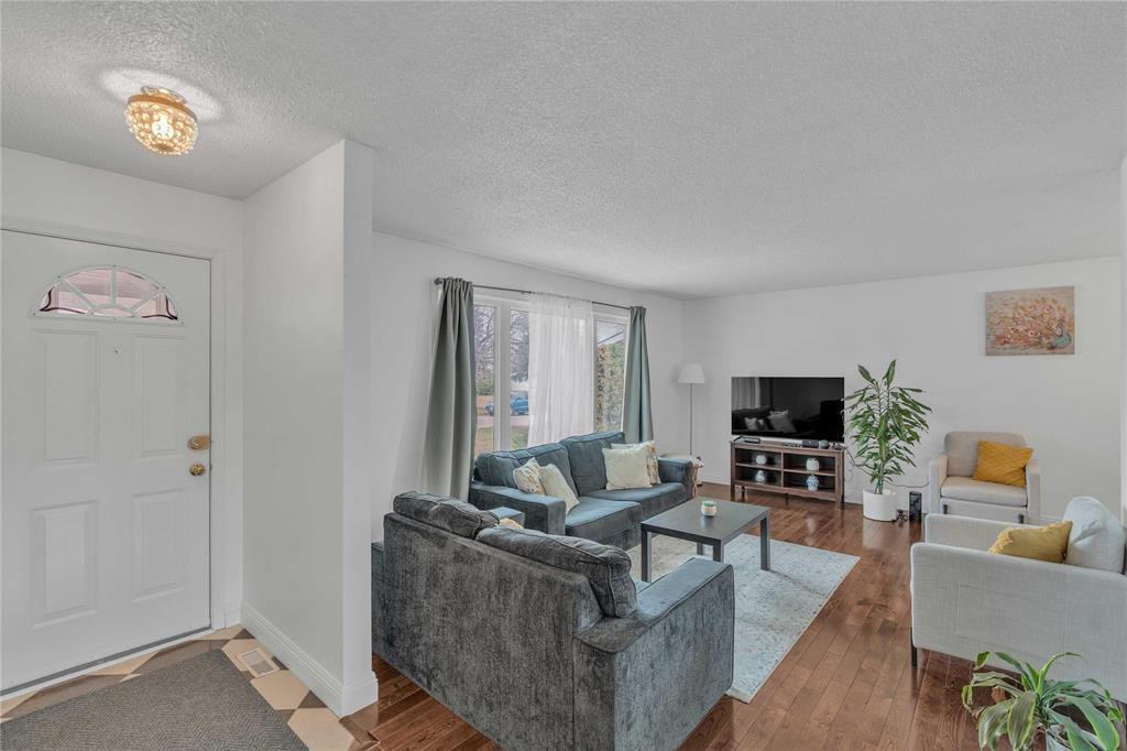 130 Reay Crescent, Winnipeg, Manitoba  R2K 3R1 - Photo 7 - 202609544