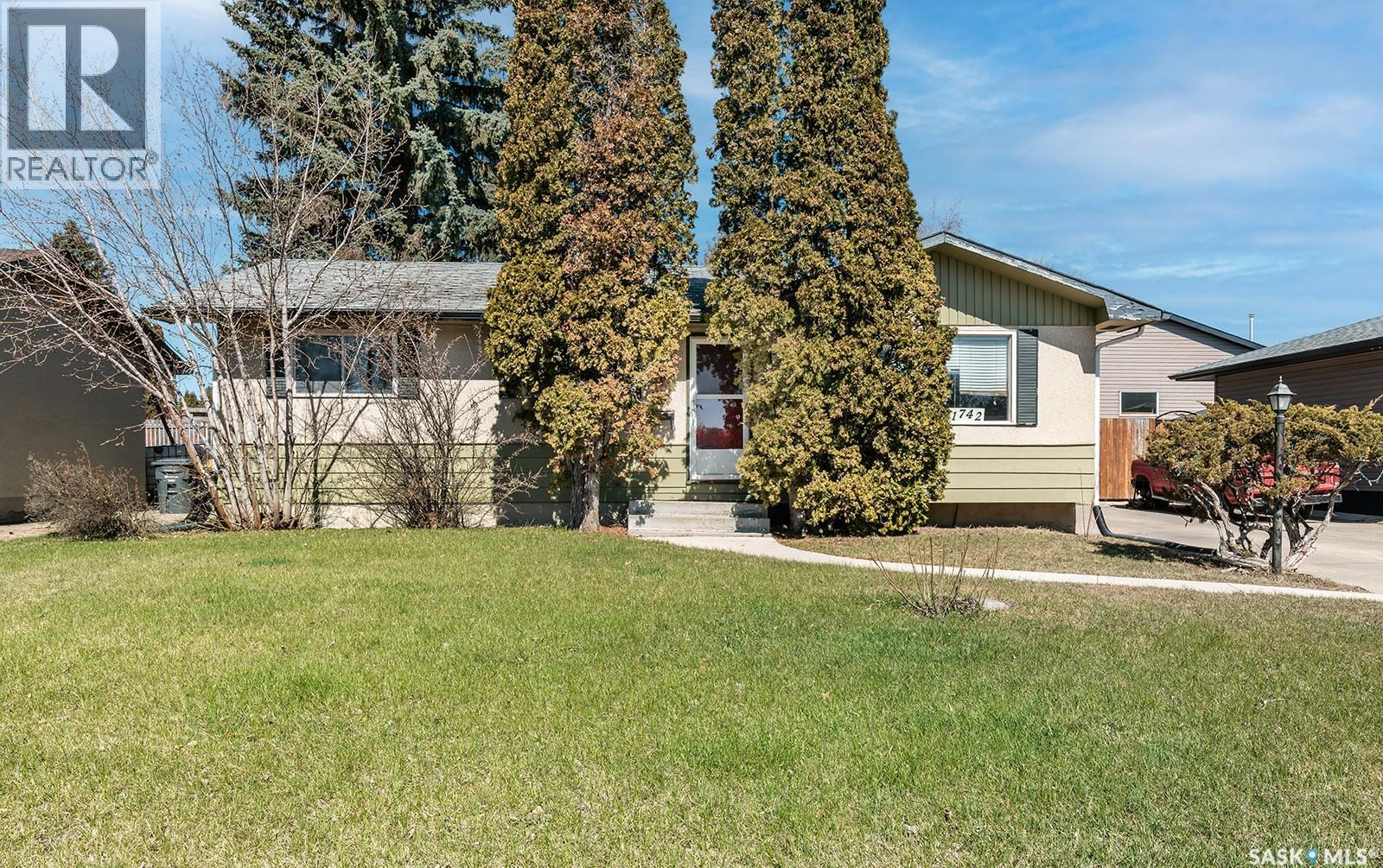 1742 Richardson Road, Saskatoon, Saskatchewan  S7L 4B5 - Photo 1 - SK035175