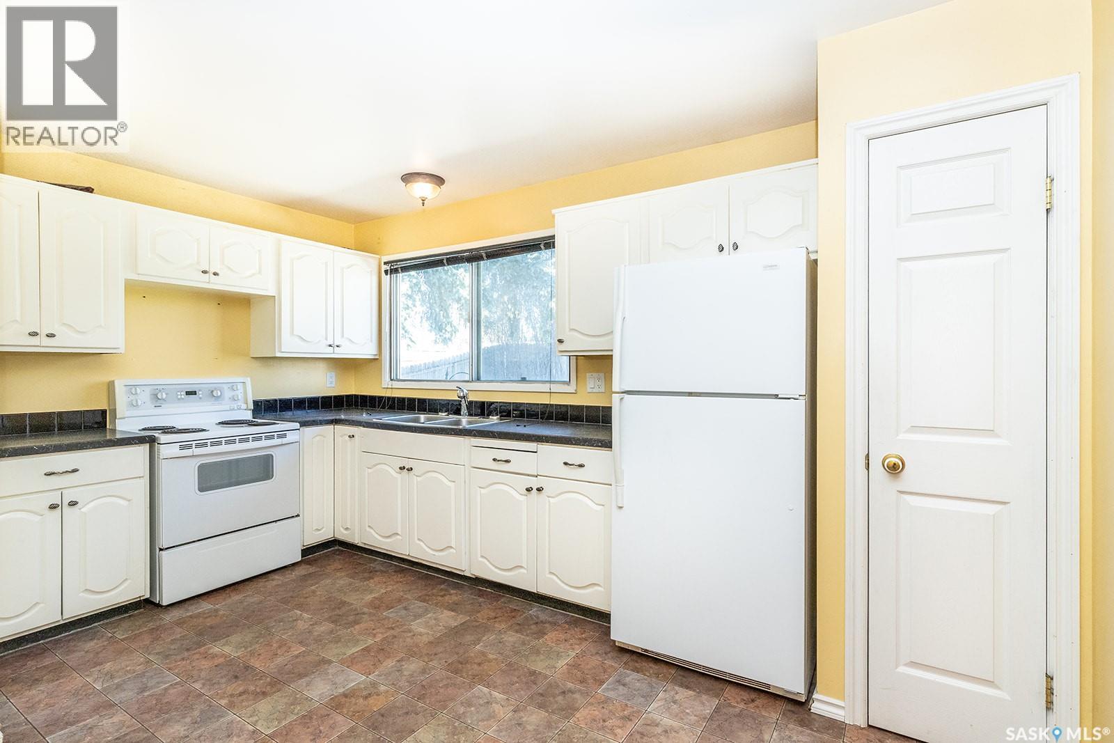 1742 Richardson Road, Saskatoon, Saskatchewan  S7L 4B5 - Photo 3 - SK035175