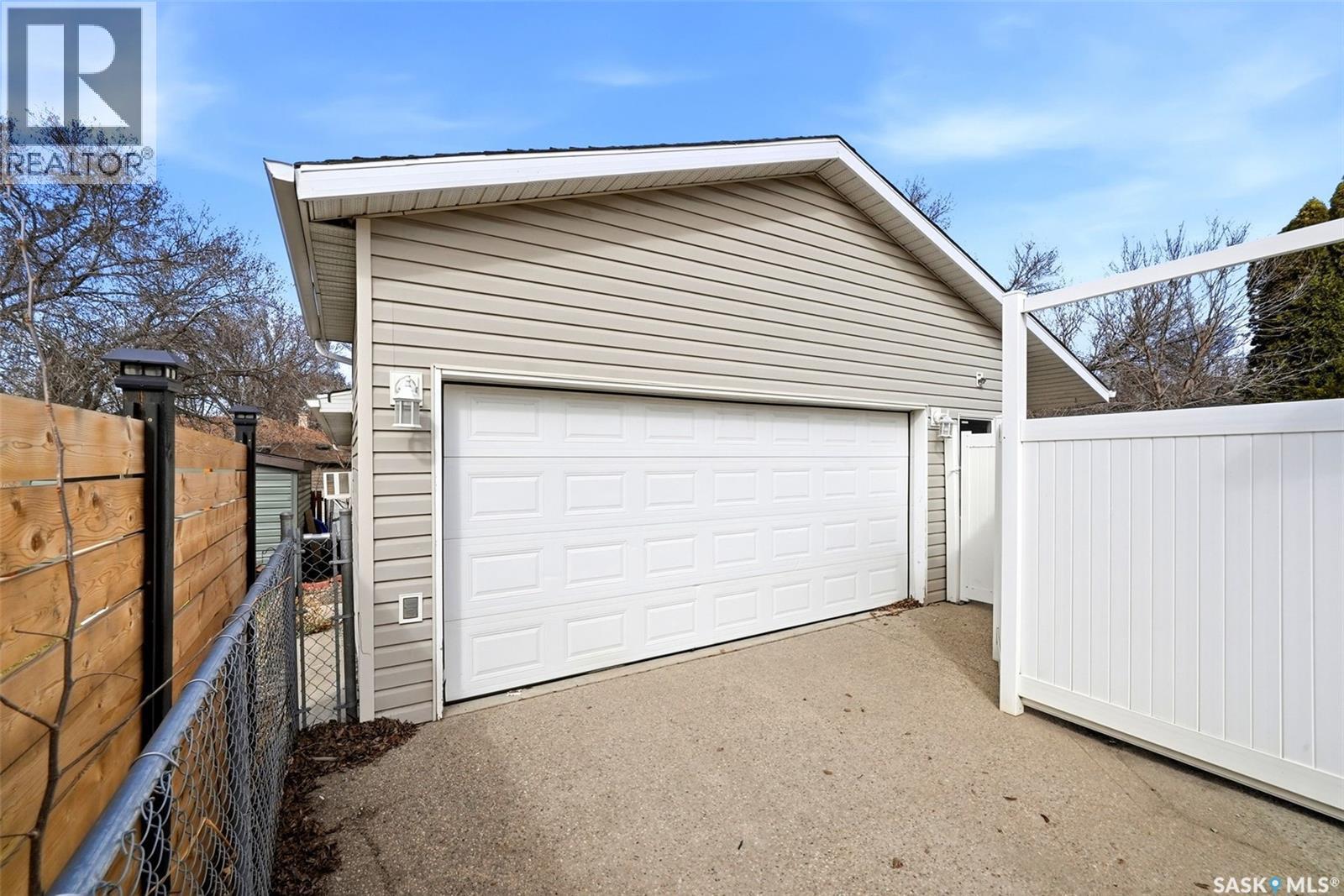 730 Mcintosh Street N, Regina, Saskatchewan  S4R 5Z4 - Photo 32 - SK035120