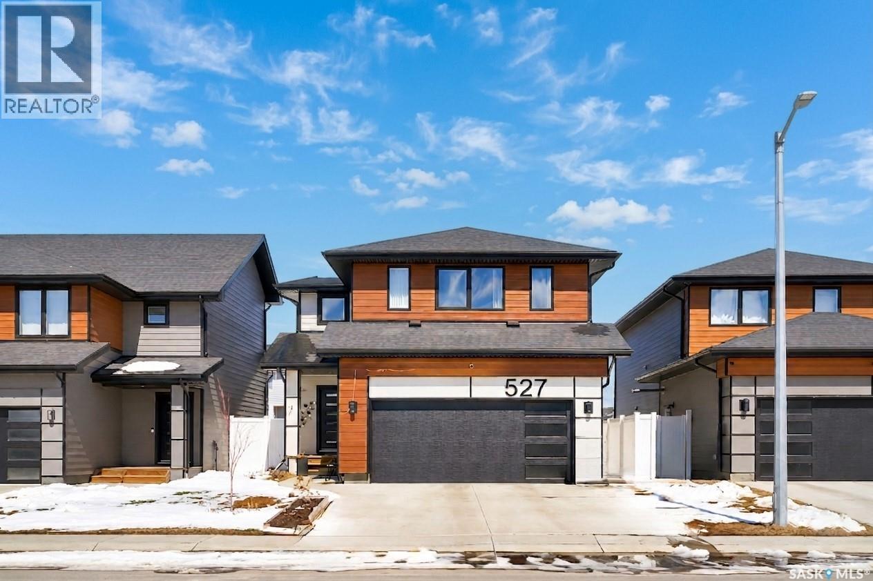527 Keith Turn, Saskatoon, Saskatchewan  S7V 0Y1 - Photo 2 - SK034904