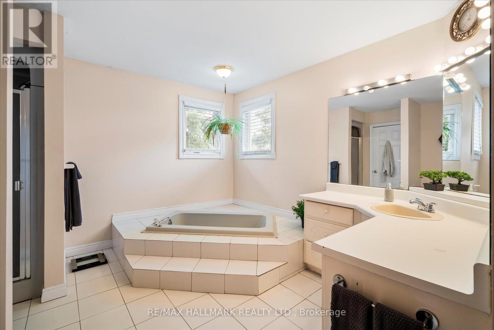 203 Jones Road, Hamilton, Ontario  L8E 5J4 - Photo 32 - X13095504