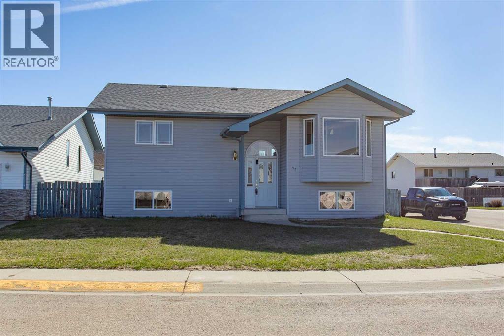 57 Spring Close, Blackfalds, Alberta  T0M 0J0 - Photo 2 - A2308163