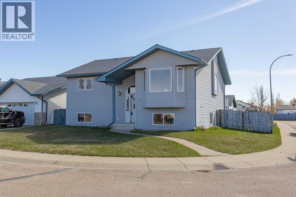 57 Spring Close, Blackfalds, Alberta  T0M 0J0 - Photo 1 - A2308163