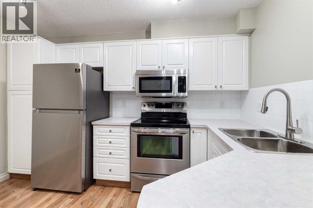 214, 30 Sierra Morena Mews Sw, Calgary, Alberta  T3H 3K7 - Photo 12 - A2304755