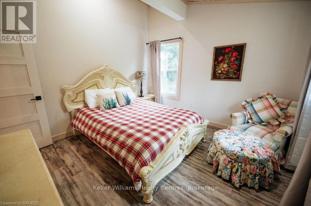 93 Shoreline Avenue, South Bruce Peninsula, Ontario  N0H 2T0 - Photo 28 - X12901554