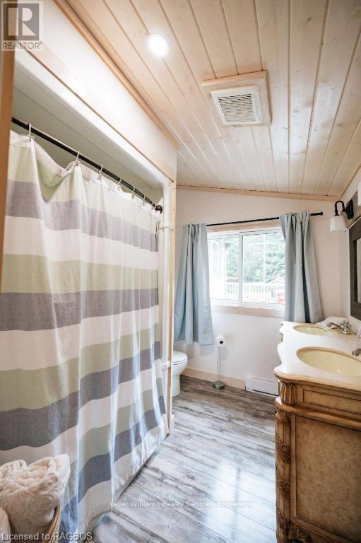 93 Shoreline Avenue, South Bruce Peninsula, Ontario  N0H 2T0 - Photo 31 - X12901554