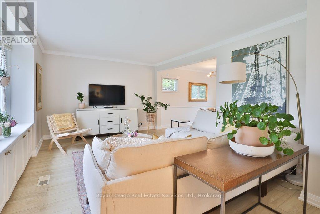 7 Stewart Street, Oakville, Ontario  L6K 1X3 - Photo 6 - W13095862