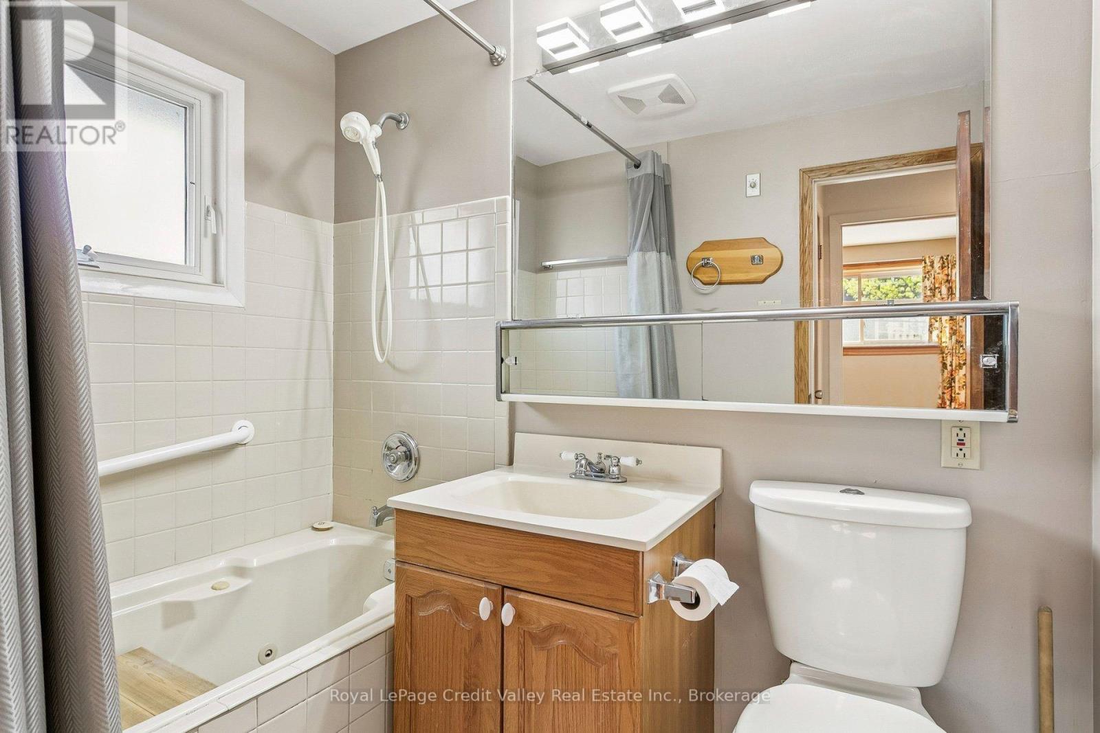 27 Grange Drive, Brampton, Ontario  L6X 2H1 - Photo 18 - W13095960
